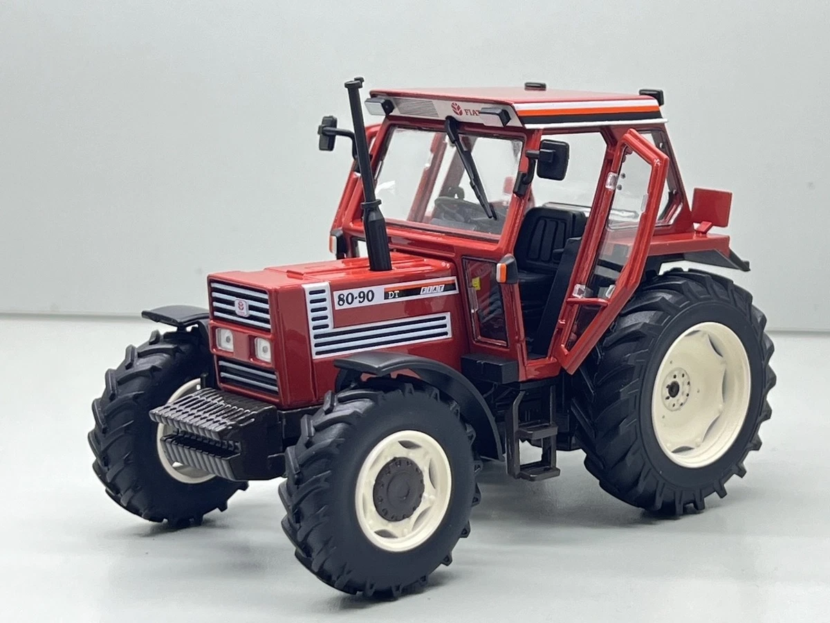 Tracteur IH 845 XL 2 roues motrices ailes noires Replicagri