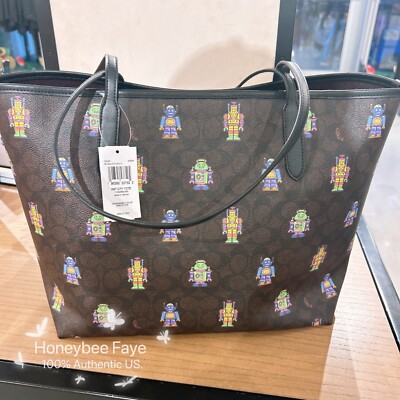 クラッチバッグ COACH Cosmic Coach Small In Signature With Robot Print COACH® Outlet | Cosmic Coach Charter Slim Crossbody Bag With