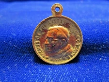Pope Pius XII Medal Society of the Little Flower Chicago St Therese Copper 7/8" 