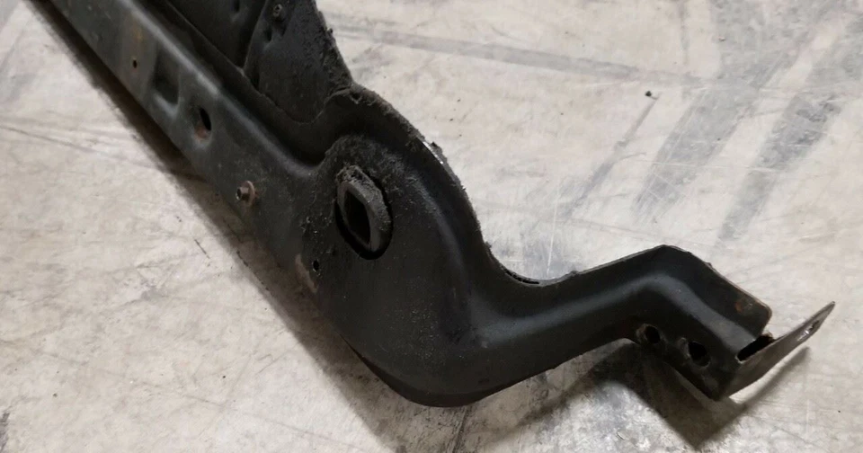 Lincoln Continental 1998 1999 2000 2001 2002 soporte de radiador inferior Foto 3 de 4