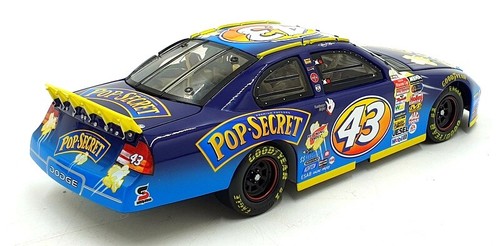 Action 1/24 Scale 402153 - 2003 Dodge Intrepid Pop Secret NASCAR #43 J.Green - Picture 2 of 5