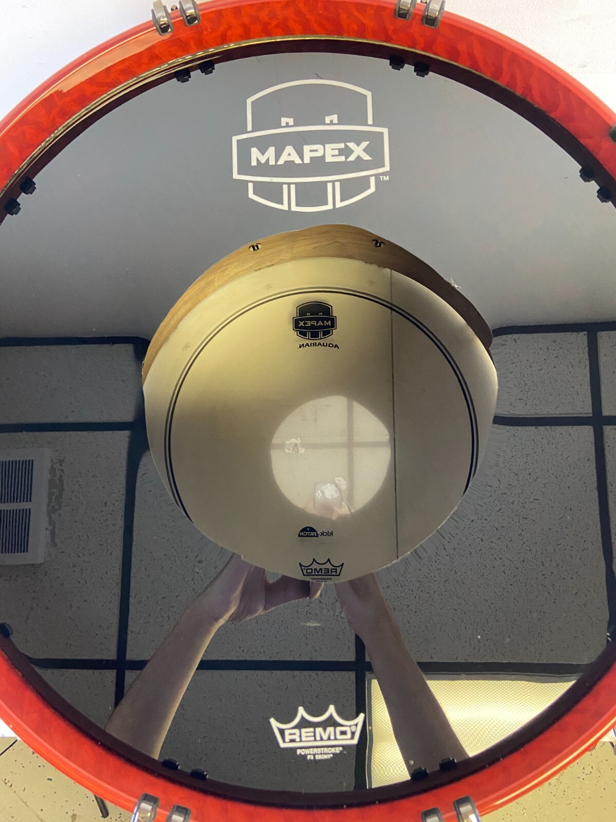 Mapex Saturn 18" x 14" Maple/Walnut Bass Kick Drum Scarlet Fade