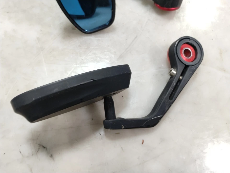 Espejos retrovisores de extremo de manillar izquierdo y derecho Ducati Monster S2R 800 2006 mercado de accesorios Foto 4 de 4