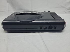 SEGA GENESIS MODEL 1601 16 BIT GAME CONSOLE BUNDLE + CONTROLLER CABLES & 8 GAMES