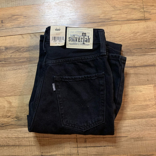 NWT Levi’s Black silver tab 94’ Baggy Women’s 24x31 ripped Y2K Baggy Denim Jeans