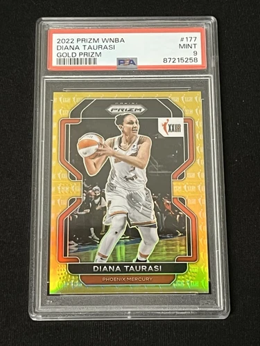 2022 WNBA Panini Prizm Diana Taurasi Gold Prizm /10 W25 GOAT