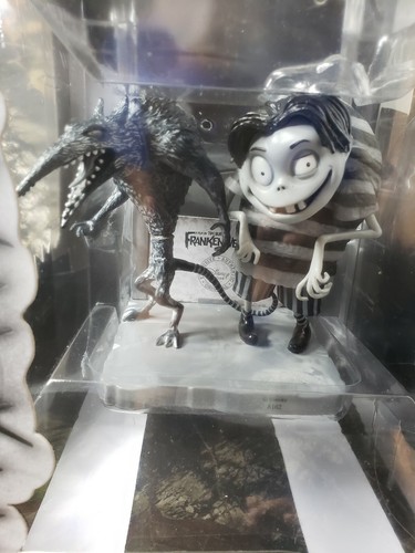 Disney Frankenweenie Test Prototype Figures Signed Funko Brian Mariotti #3 of 12 - Picture 4 of 10