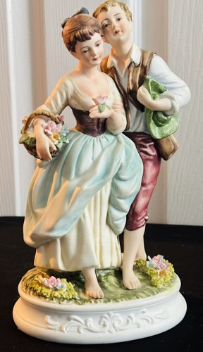 Napco Figurine Young Love #8528 Hand Painted Japan 9 “X 5.5” Classic Gallery