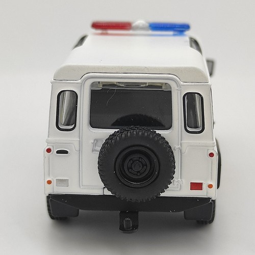 Diecast MINIGT 1/64 Scale Land Rover Defender Police Car Indonesian Police Model - Picture 8 of 15
