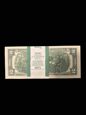 Banconote Da 100 Dollari Spesse Sui Bordi Con Spazio Di Copia Isolato Su Bianco Chiudi Macro 166870674 - Foto 6