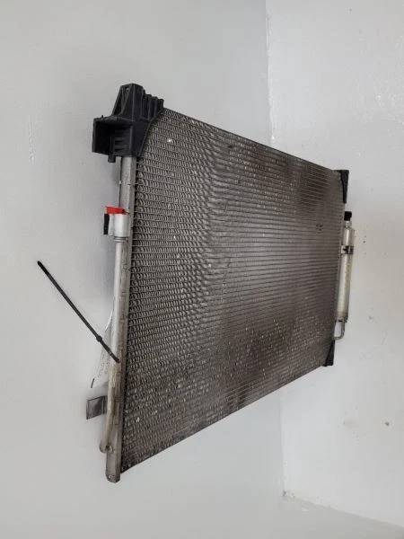 Condensador de aire acondicionado Nissan Quest 2011 2012 2013 2014 2015 2016 2017 Foto 2 de 4