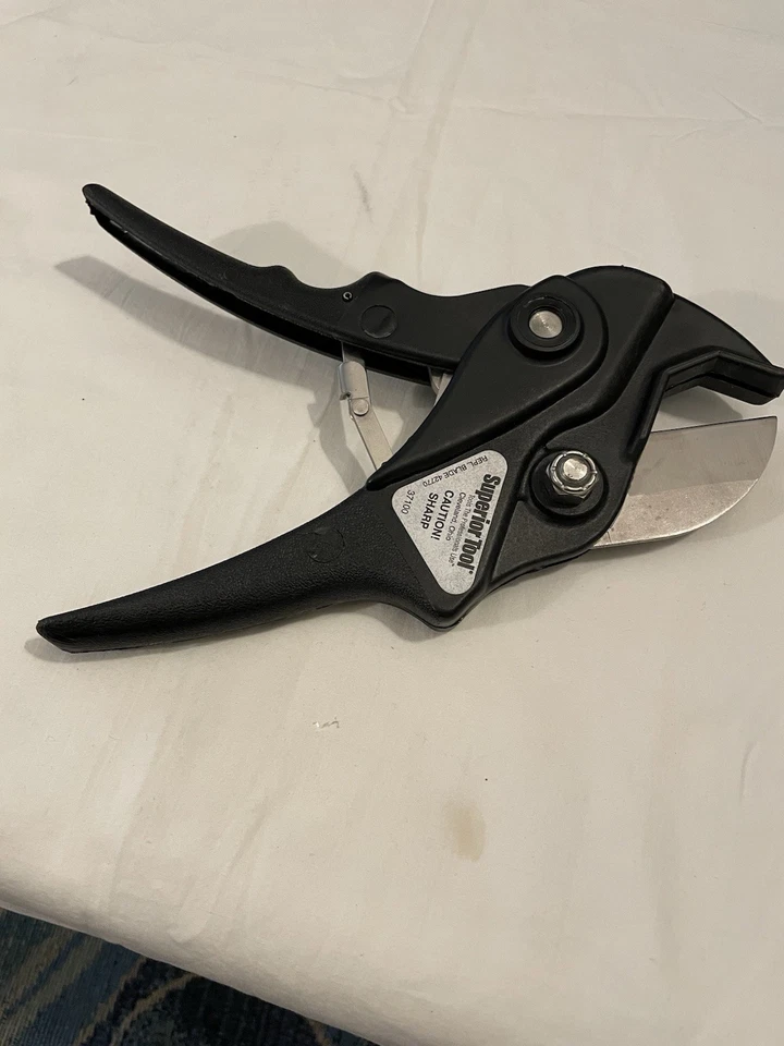 Superior Tool 37100 Hose Pipe PVC Ratcheting Cutter NEW - Image 3 of 4