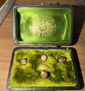 Antique Edwardian 9ct 9k Gold Fronted SHIRT DRESS STUDS Boxed 6.57grams