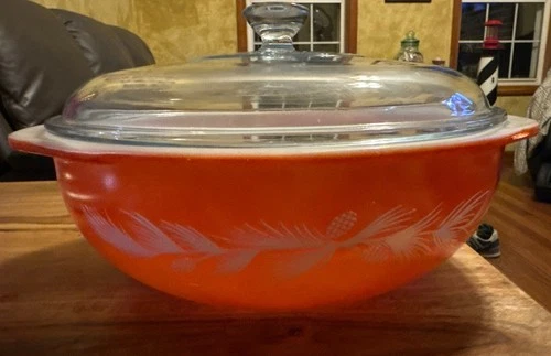 Vtg Promotional Pyrex 024 Holiday Pine Cone Needles Casserole 2 Qt w Lid ORANGE