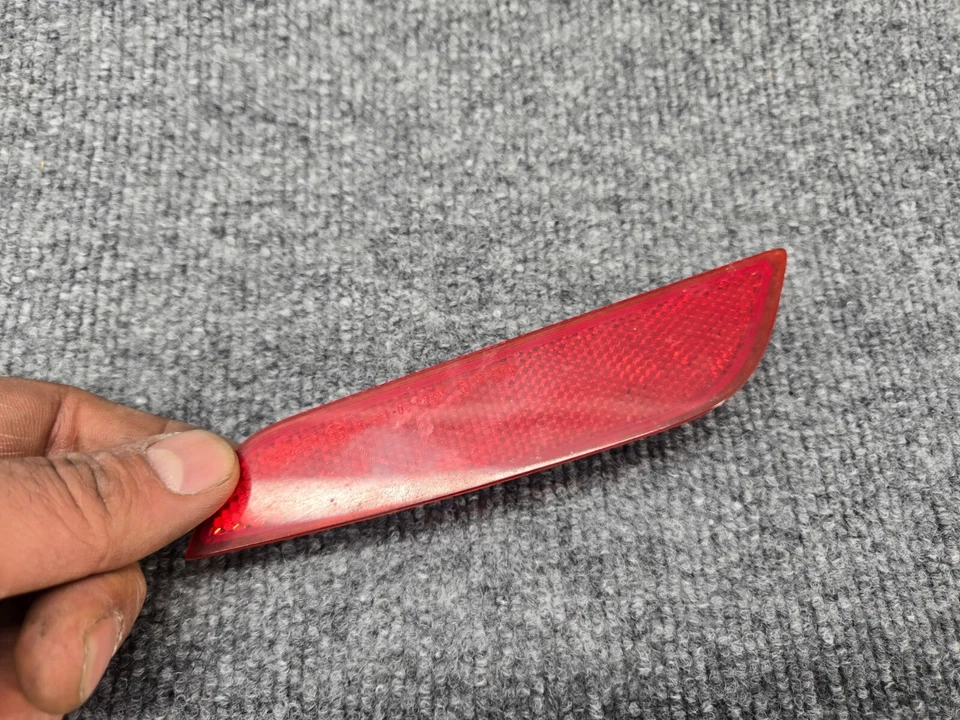 Rear Bumper Reflector Marker Light Right Side Lexus 21-24 Is300 Is350 Is500 oem - Image 2 of 4