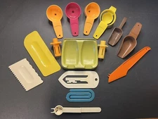 15 Tupperware Gadgets - 877, 878, 779, 1226, 1223, 1450, 1454 + More!