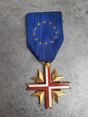 DRAPEAU EN PERIL : Confédération européenne des anciens combattants