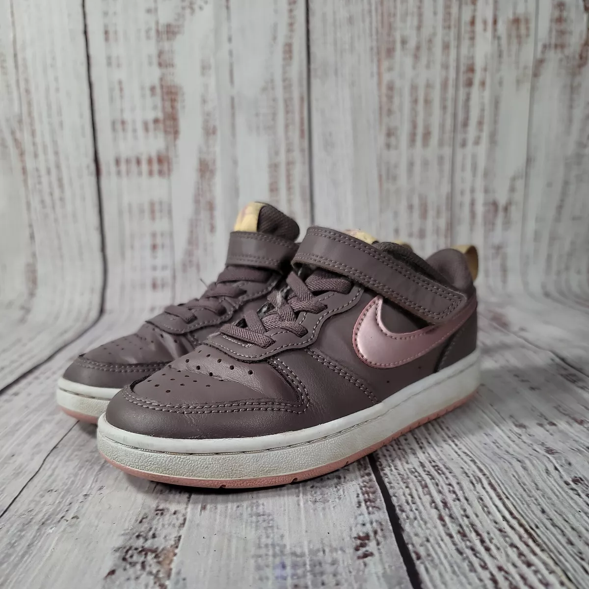 Nike court borough low grey 2025