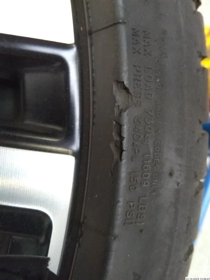 255/35 R20 Sommerreifen VOLVO V90 S90 20 Zoll Alufelge - Einzelrad 31660195 - Bild 3 von 4