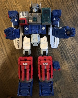 Transformers Generations Titans Return Titan Class Fortress Maximus Complete
