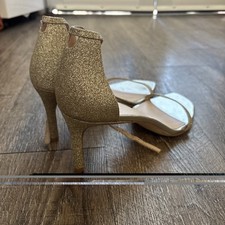 Stuart Weitzman Amelina 75 Glitter Evening Sandals Gold Size 11 DISPLAY PAIR