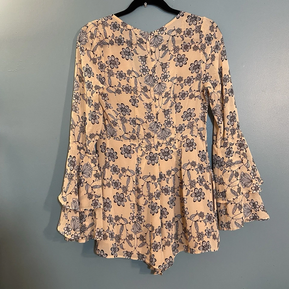 For Love & Lemons Pia Romper 淡桃色花卉印花波西米亚海滩节日小号 — 第 3/4 张图片