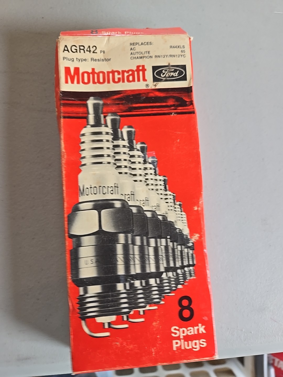 Motorcraft Box Of 8 AGR42 Vintage Spark Plugs NOS