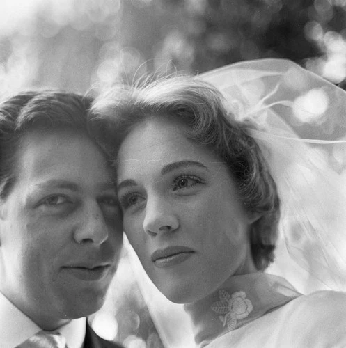 Julie Andrews 8x10 Photo 091326-12 Tony Walton - product listing photo