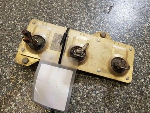 AUDI A6 Avant 4F5, C6 Lüfterrelais 4A0959493A 2.50 Diesel 1996 33853537