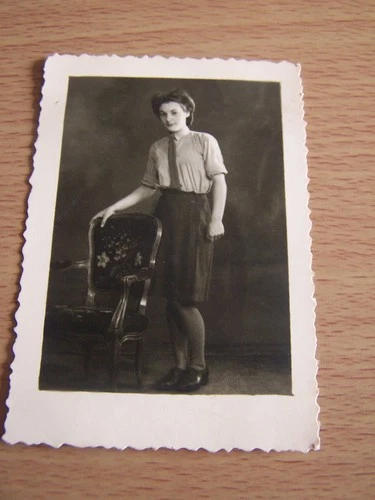 WW2 Military Woman in Uniform Vintage Photo Vickie REME 1945