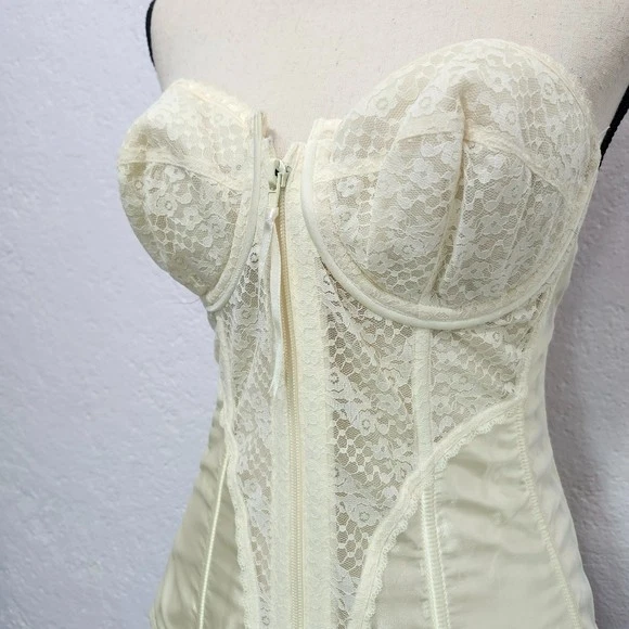 Top corsé vintage de encaje crema marfil Foto 3 de 4