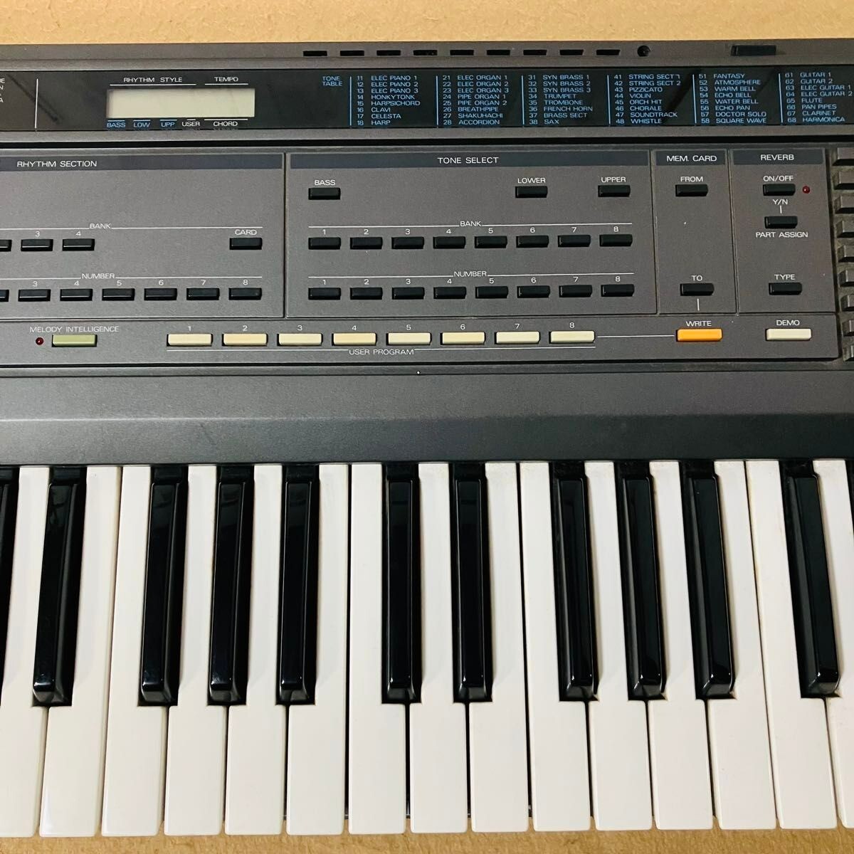 Roland E-20 シンセサイザー キーボード 本体のみ Roland E-20 シンセサイザー キーボード 本体のみ