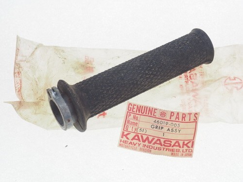 125 B1 B1L A1SS F2TR A7 C2TR G3SS W1SS Throttle Grip RH. Kawasaki 46019-005 NEW - Picture 1 of 6