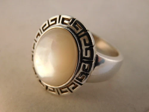 VINTAGE MOP GREEK KEY MOTHER OF REARL STERLING RING SIGNED GV SILVER DESIGNER