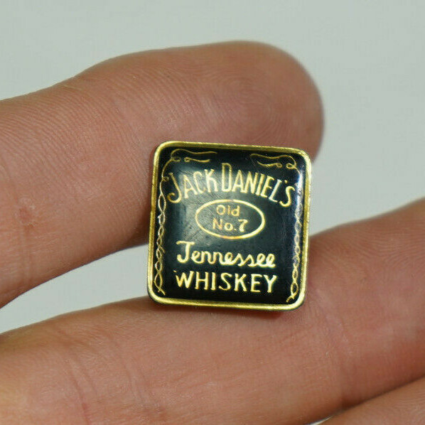 Jack Daniels Old No 7 Tennessee Whiskey vest hat jacket pin 