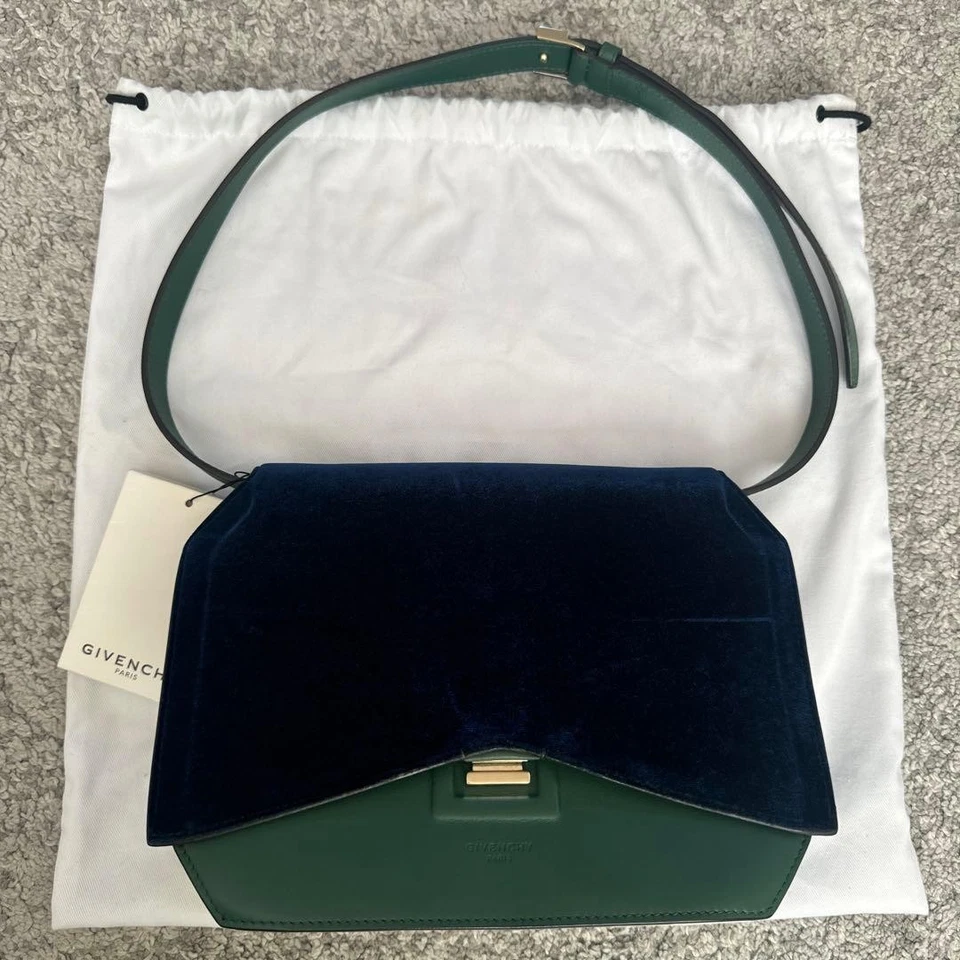 Bolso de Hombro Givenchy Nueva Línea Corte Lazo Solapa Raro Terciopelo Azul Profundo Foto 2 de 4