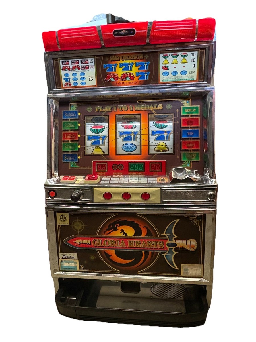 Vintage Japanese “Gloria Hearts” DRAGON PACHISLO TOKEN SLOT