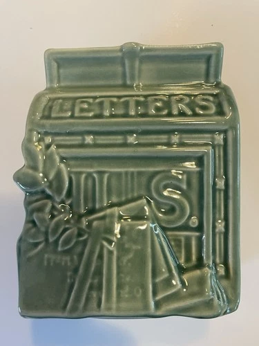 PRISTINE! McCoy Pottery USA Green Letters Wall Pocket Vase Mailbox 6 1/4"