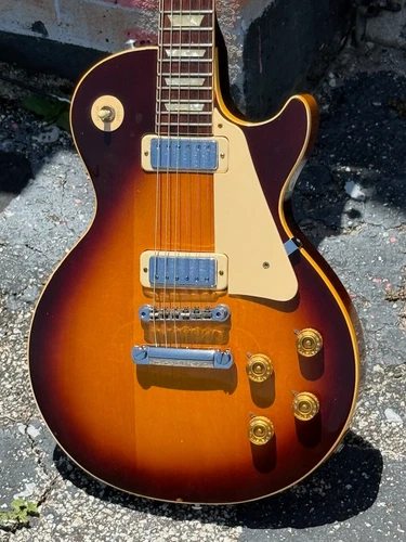 1973 Gibson Les Paul Deluxe cool Tobacco Sunburst from its 1st & only owner.