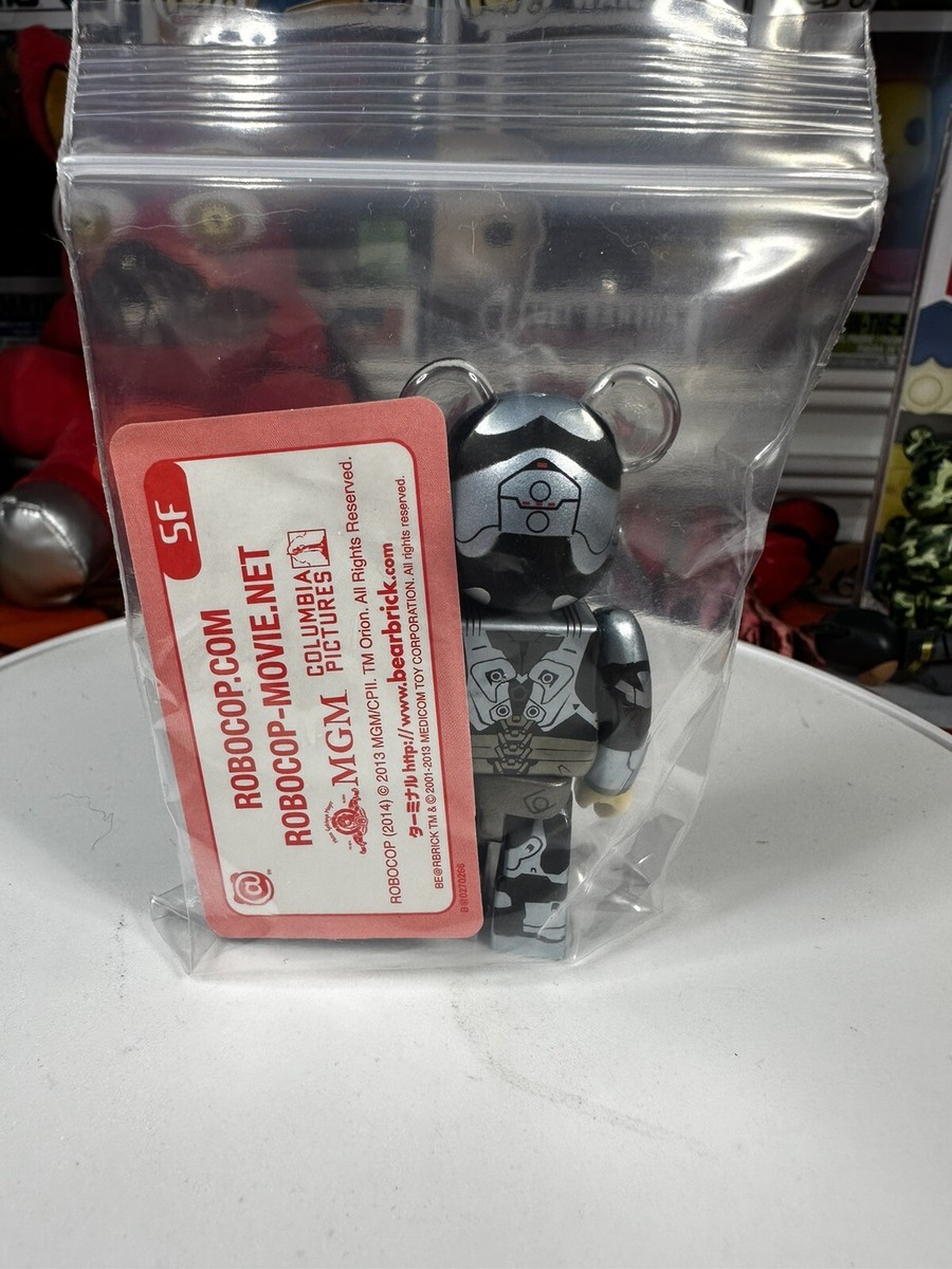 BE@RBRICK - Bearbrick ロボコップ Robocope 100% シリーズ27 Bearbrick Series 27 SF ROBOCOP 100% – TOYSEZ