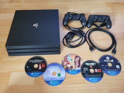 PlayStation 4 Pro 1TB + 2 DualShock Controllern + 5 Spielen (USK18) Top Zustand!