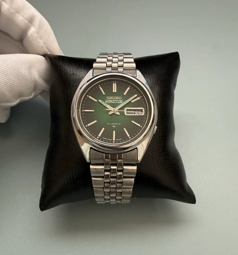 Vintage Seiko 5 Actus Automatic 21 Jewels Japan Day/Date Wrist Watch 7009-3041