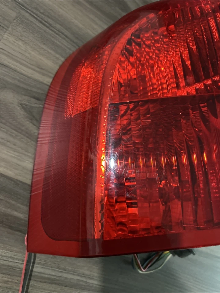 Conjunto de luces traseras Volvo XC90 2007-2013 lado del conductor izquierdo mano izquierda OEM Foto 3 de 4