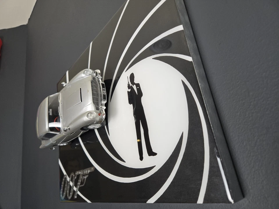 Montaje modelo arte pared temático Aston Martin DB5 James Bond 007 1/18 envío gratuito  Foto 3 de 4