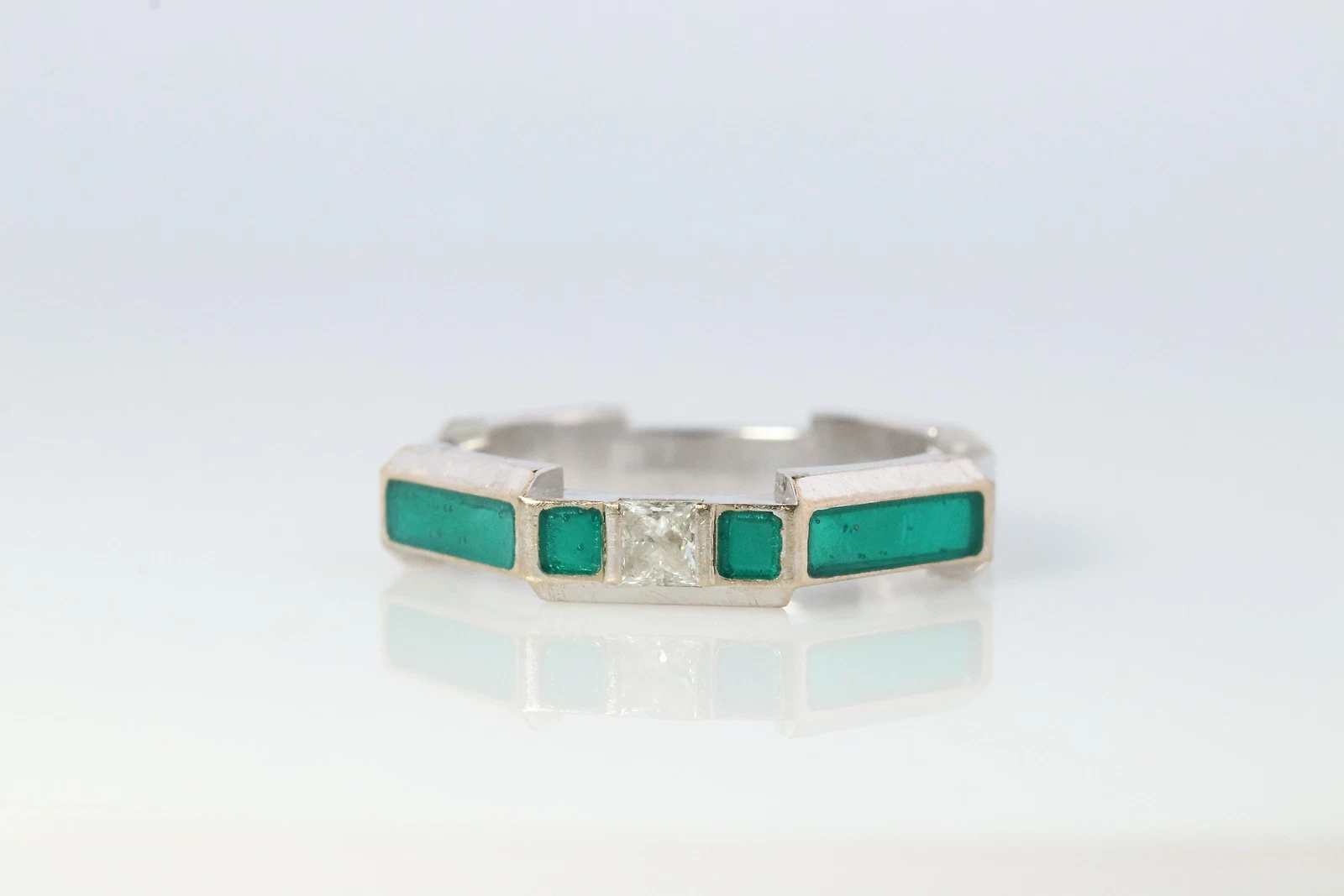 Anello Gucci vintage. Fascia smaltata diamante oro bianco 18k Links to Love.