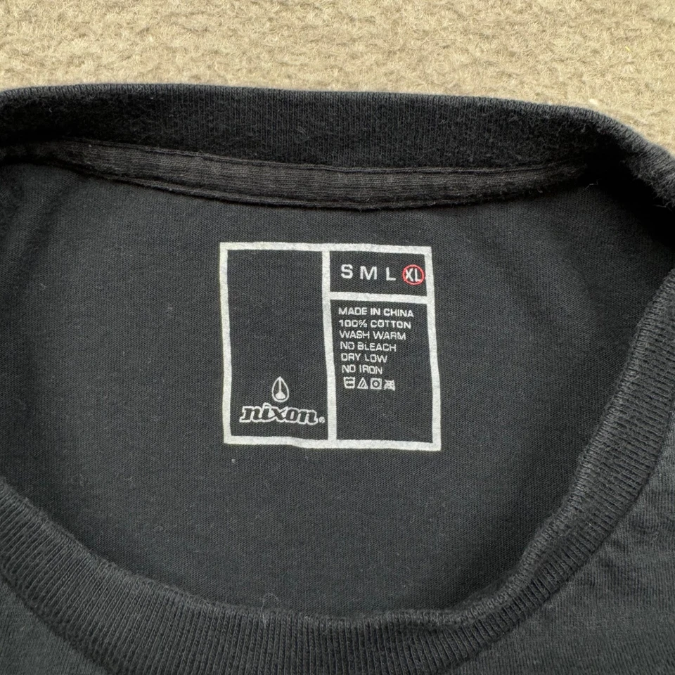 Camiseta gráfica Nixon para hombre talla XL negra manga corta calce ajustado camiseta vintage Y2k Foto 3 de 4