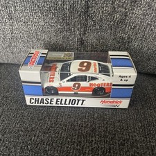 2021 Chase Elliott 9 1/64 Hooters Throwback Camaro ZL1 Nascar New In Box Napa