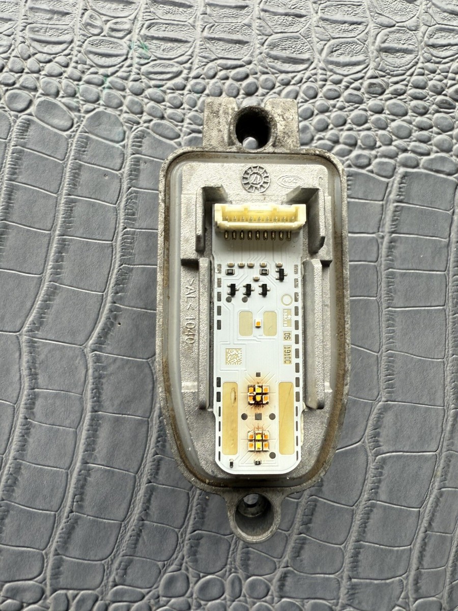 FREIGHTLINER CASCADIA 18-24 OEM LED TURN SIGNAL MODULE, P