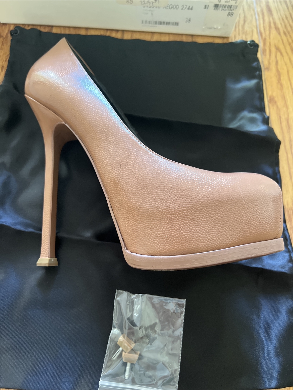 SAINT LAURENT YSL Vernigolf Tribtoo Platform Pump Nude 105: taglia 8 (38)