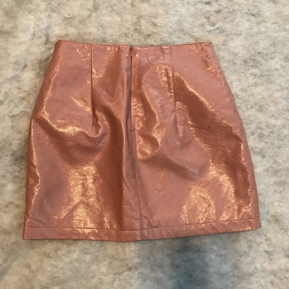 Forever 21 розовый металлический искусственной кожи мини вечеринки ночь вне молнии карман юбка Sz S - Изображение 2 из 4